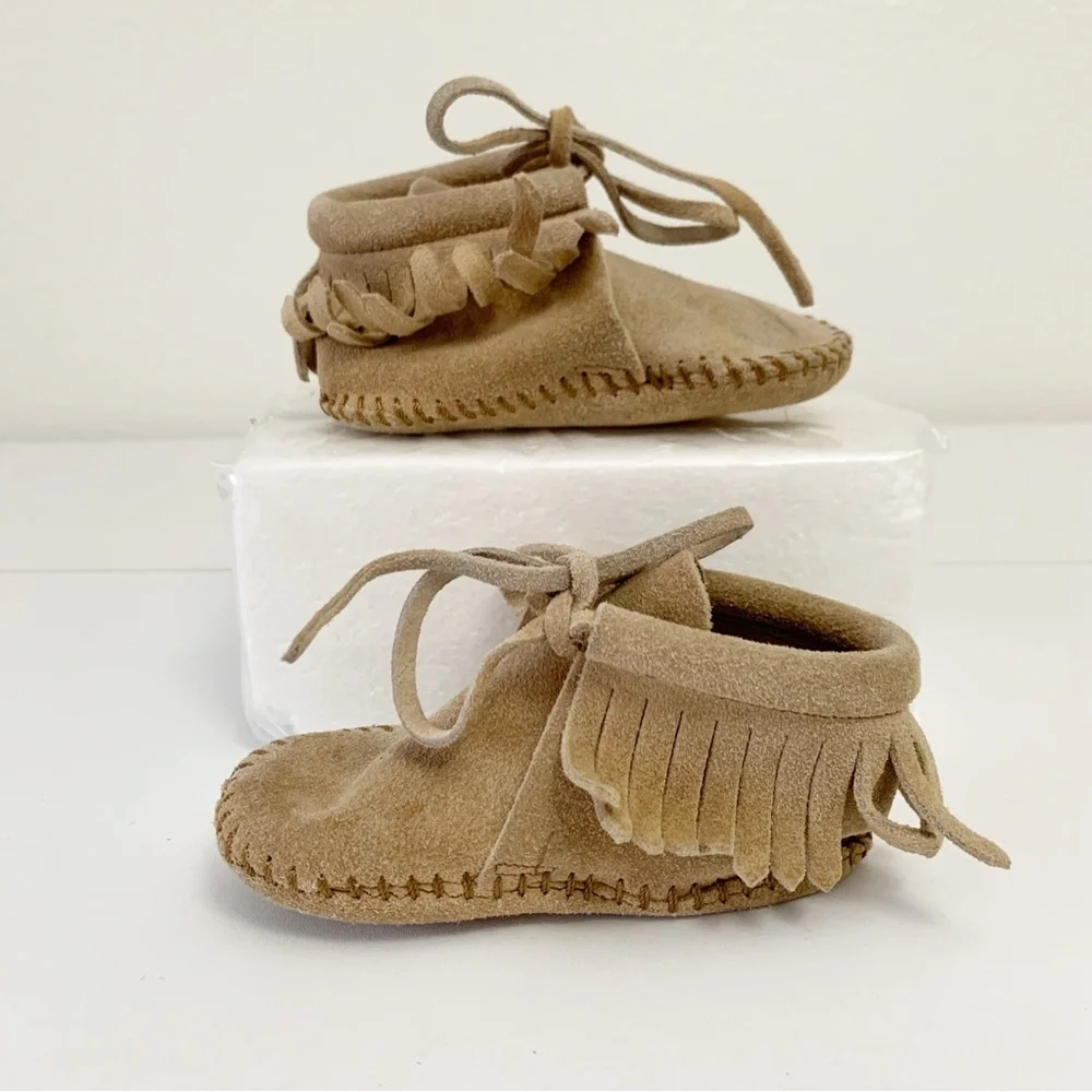 ▪️Minnetonka Infant Tan Fringe Suede Moccasins Booties ~ 4